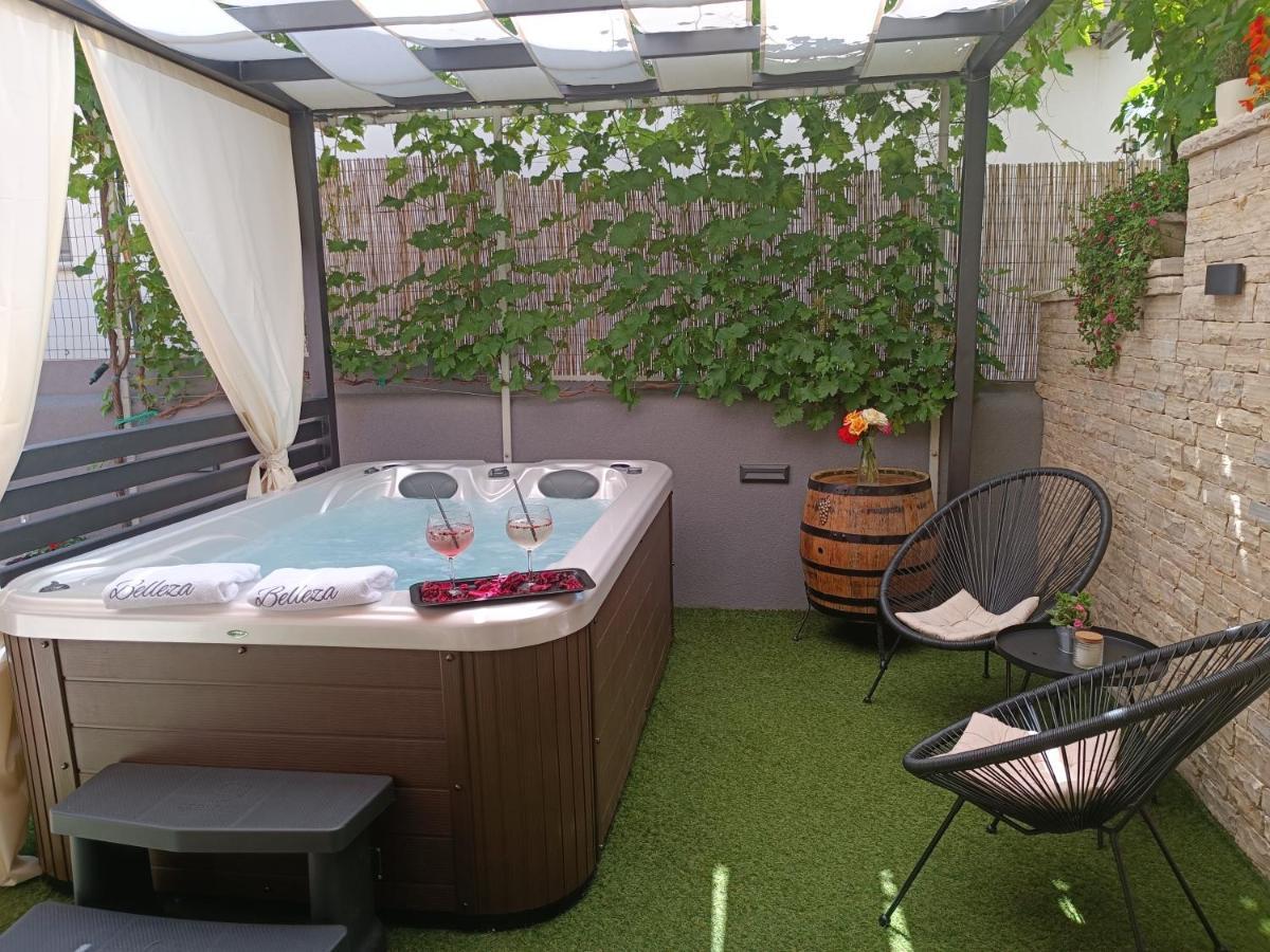 Apartment Belleza With Private Jacuzzi 자다르 외부 사진
