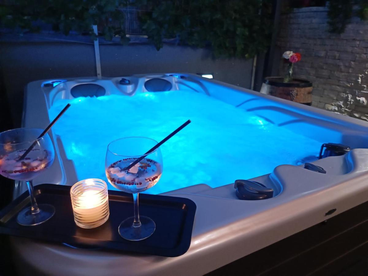 Apartment Belleza With Private Jacuzzi 자다르 외부 사진